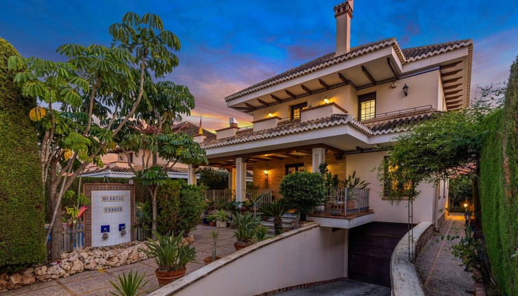 Jälleenmyynti - Erillistalo - Torrevieja - La veleta