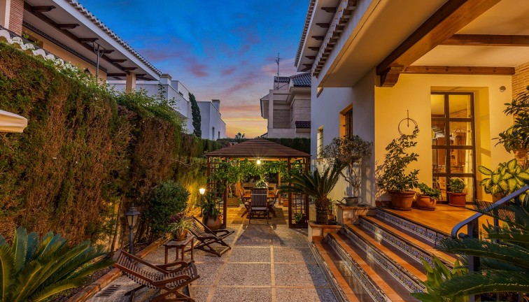 Jälleenmyynti - Erillistalo - Torrevieja - La veleta