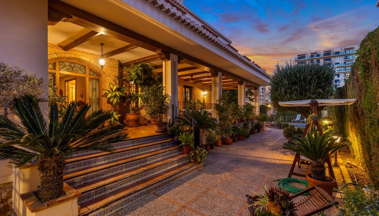 Jälleenmyynti - Erillistalo - Torrevieja - La veleta