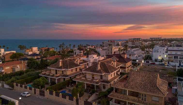 Jälleenmyynti - Erillistalo - Torrevieja - La veleta