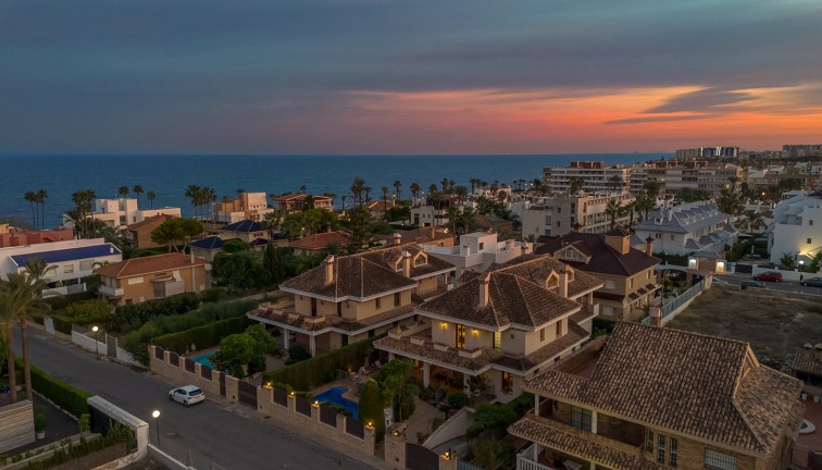 Jälleenmyynti - Erillistalo - Torrevieja - La veleta