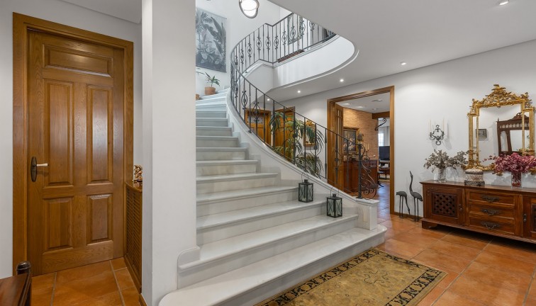 Jälleenmyynti - Erillistalo - Torrevieja - La veleta