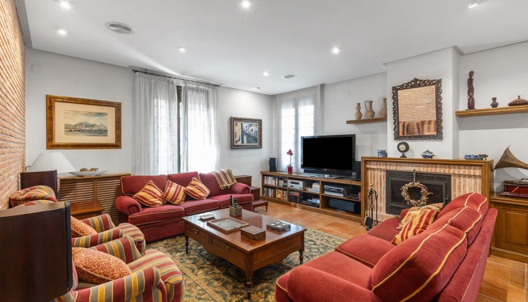 Jälleenmyynti - Erillistalo - Torrevieja - La veleta