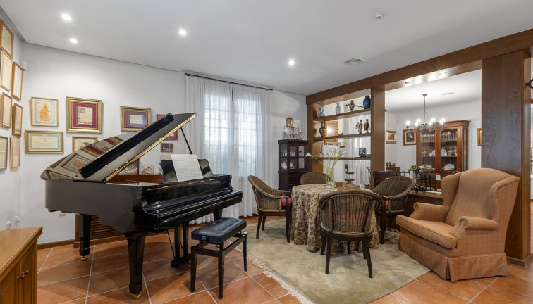 Jälleenmyynti - Erillistalo - Torrevieja - La veleta