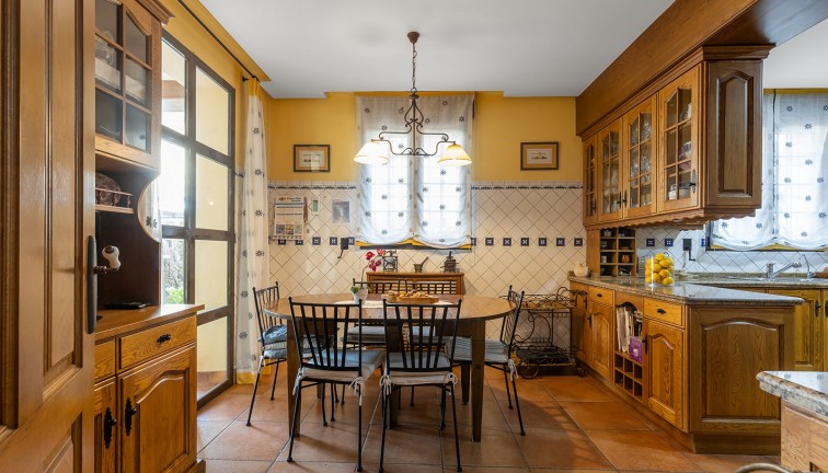 Jälleenmyynti - Erillistalo - Torrevieja - La veleta