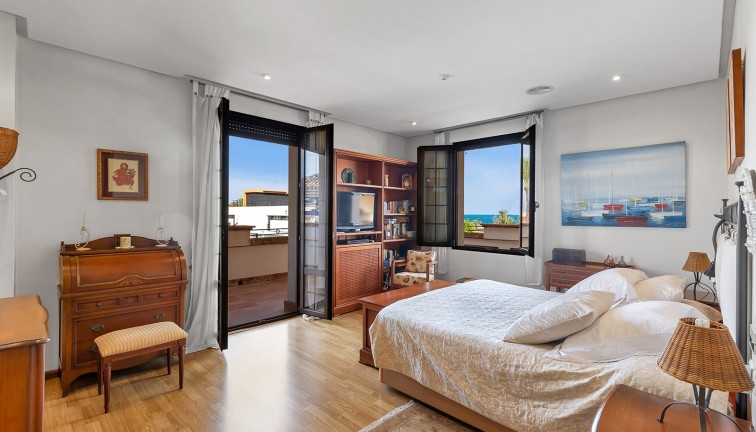 Jälleenmyynti - Erillistalo - Torrevieja - La veleta