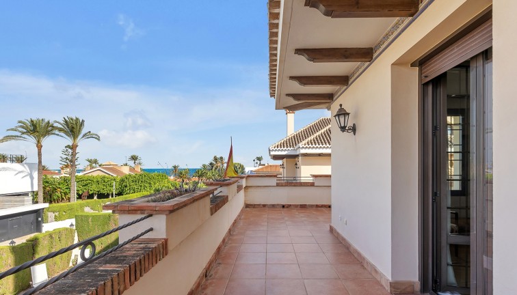 Jälleenmyynti - Erillistalo - Torrevieja - La veleta