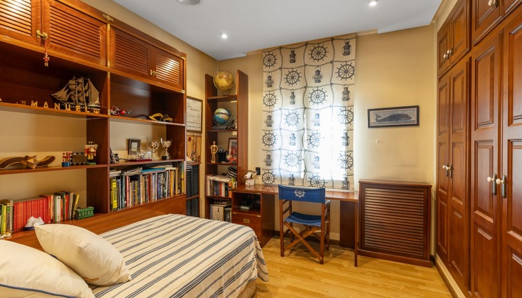 Jälleenmyynti - Erillistalo - Torrevieja - La veleta