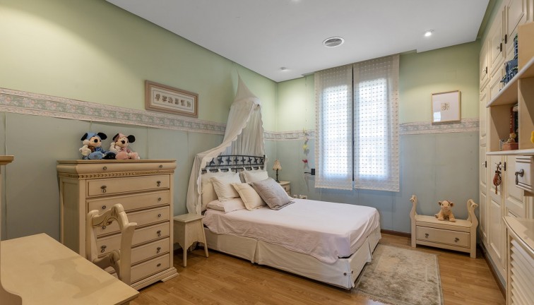 Jälleenmyynti - Erillistalo - Torrevieja - La veleta