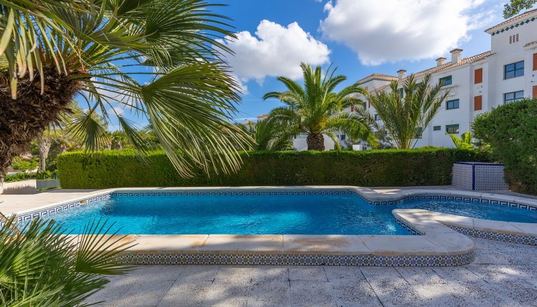 Resale - Chalet - Orihuela Costa - Villamartín