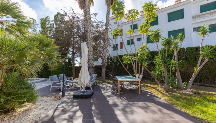 Resale - Chalet - Orihuela Costa - Villamartín