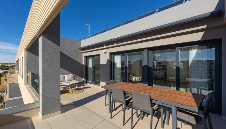 Resale - Apartment - Top Floor Apartment - Torrevieja - Punta Prima