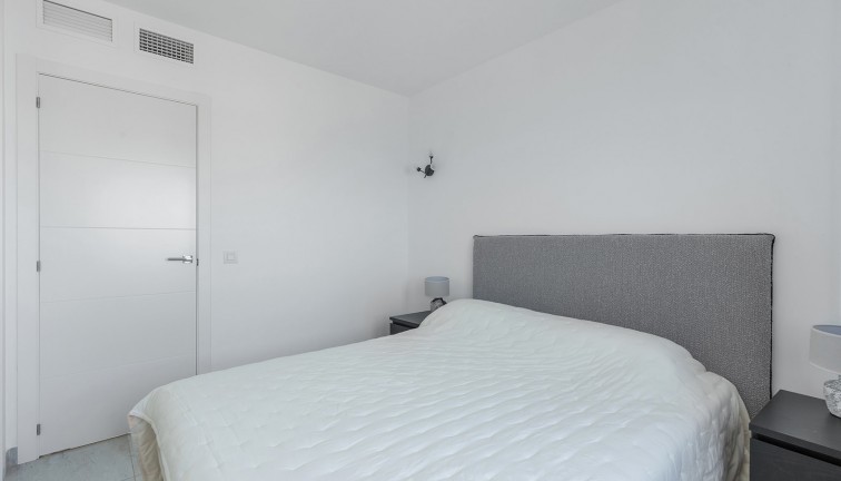 Resale - Apartment - Top Floor Apartment - Torrevieja - Punta Prima