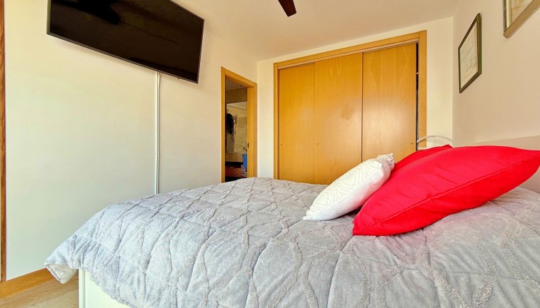 Resale - Apartment - Orihuela Costa - Campoamor