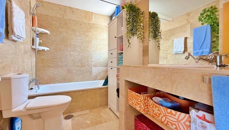 Resale - Apartment - Orihuela Costa - Campoamor