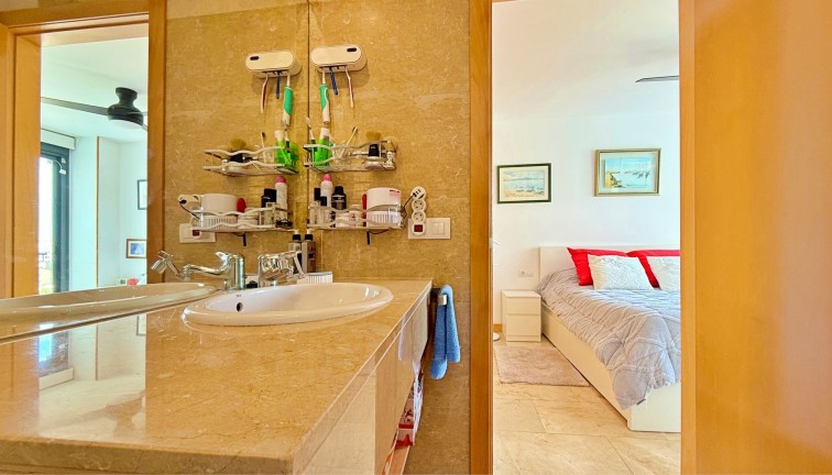 Resale - Apartment - Orihuela Costa - Campoamor