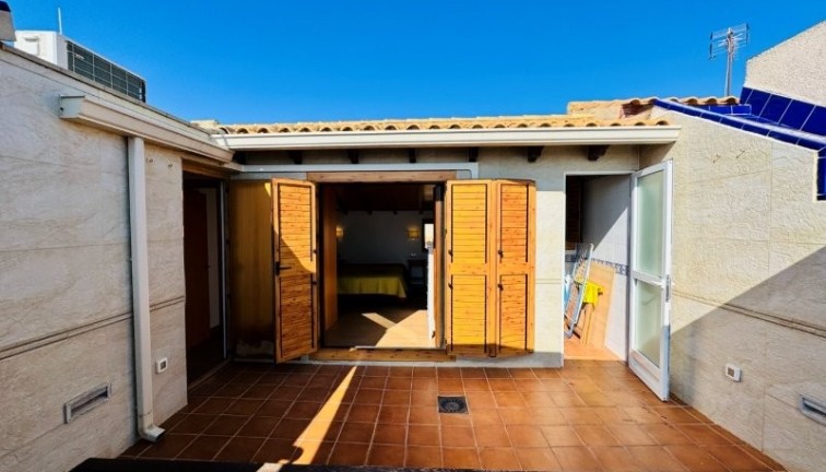Reventa - Apartamento dúplex - Guardamar del Segura