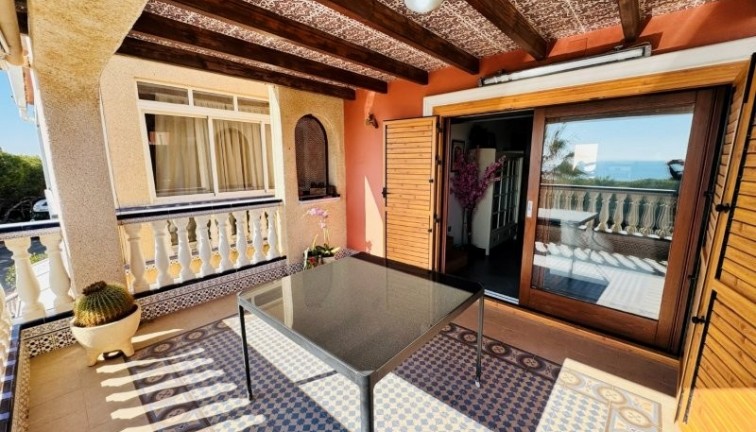 Reventa - Apartamento dúplex - Guardamar del Segura