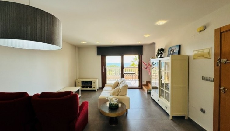 Reventa - Apartamento dúplex - Guardamar del Segura