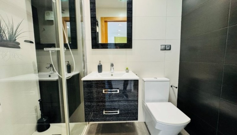 Reventa - Apartamento dúplex - Guardamar del Segura