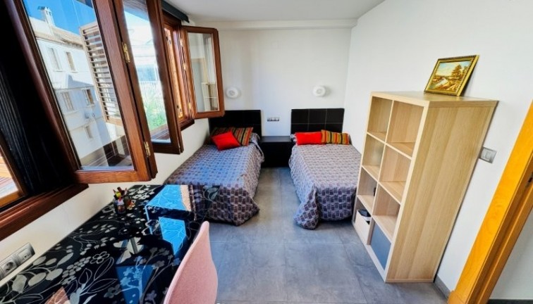 Reventa - Apartamento dúplex - Guardamar del Segura