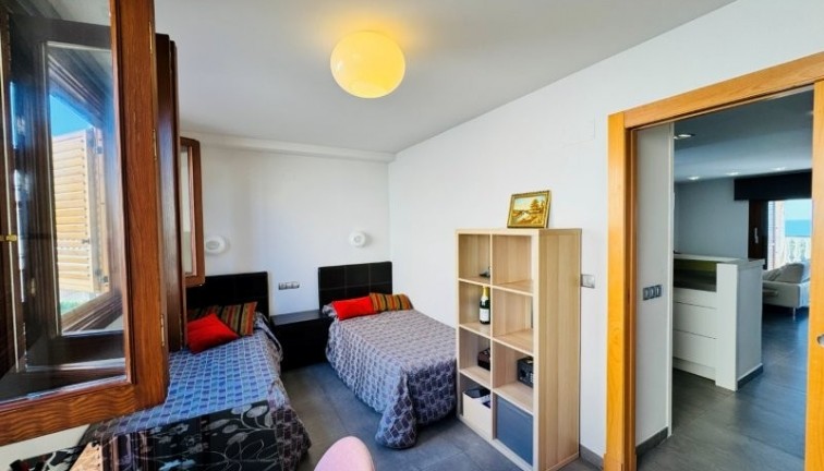 Reventa - Apartamento dúplex - Guardamar del Segura