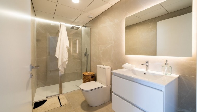 Uudistuotanto - Asunto - Santa Pola - Gran Alacant