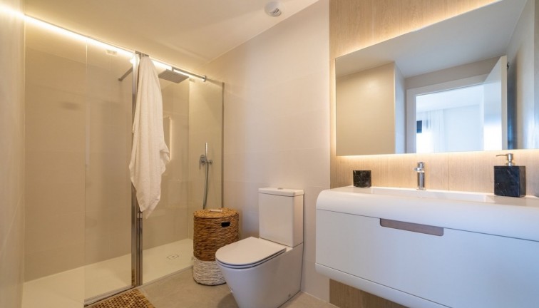 Uudistuotanto - Asunto - Santa Pola - Gran Alacant