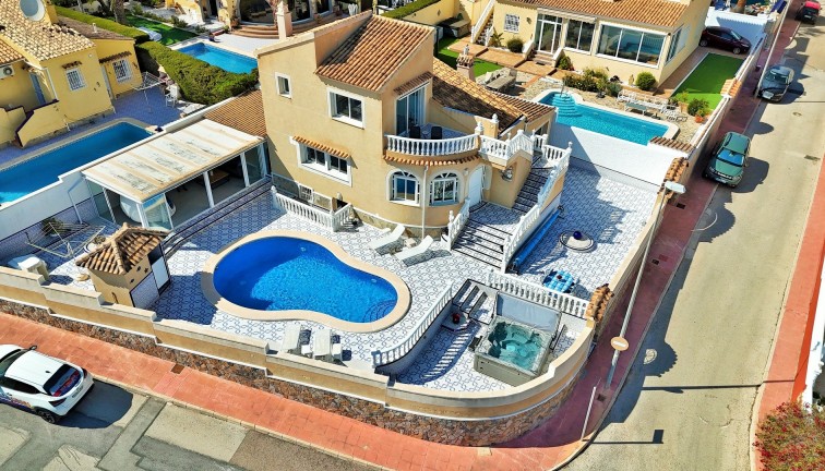 Jälleenmyynti - Erillistalo - Villamartín