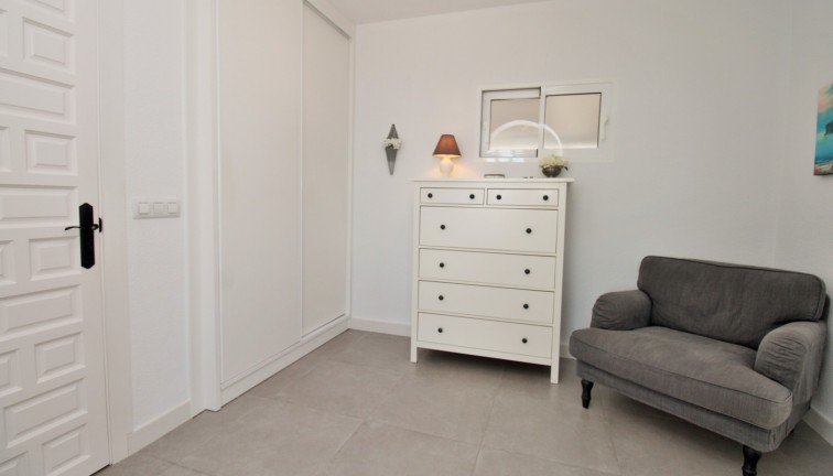 Jälleenmyynti - Erillistalo - Villamartín