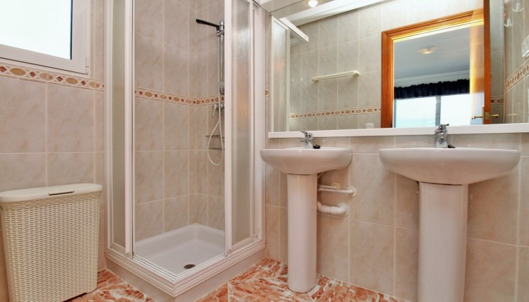 Jälleenmyynti - Erillistalo - Villamartín