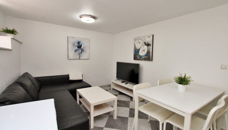 Jälleenmyynti - Erillistalo - Villamartín