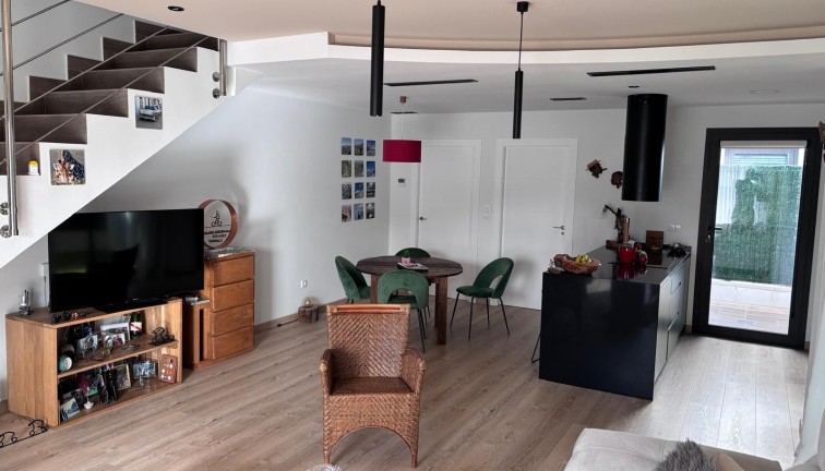 Jälleenmyynti - Paritalo/Rivitalo - Los Montesinos - La Herrada