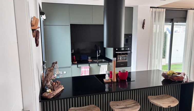 Jälleenmyynti - Paritalo/Rivitalo - Los Montesinos - La Herrada