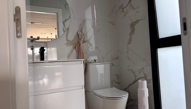 Jälleenmyynti - Paritalo/Rivitalo - Los Montesinos - La Herrada