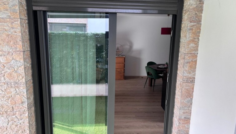 Jälleenmyynti - Paritalo/Rivitalo - Los Montesinos - La Herrada