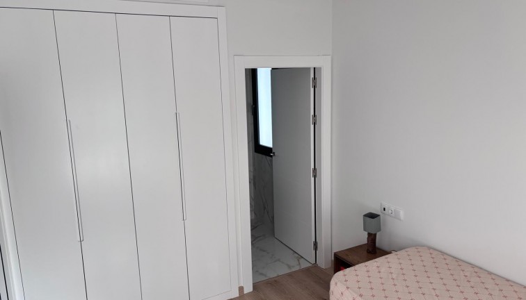 Jälleenmyynti - Paritalo/Rivitalo - Los Montesinos - La Herrada