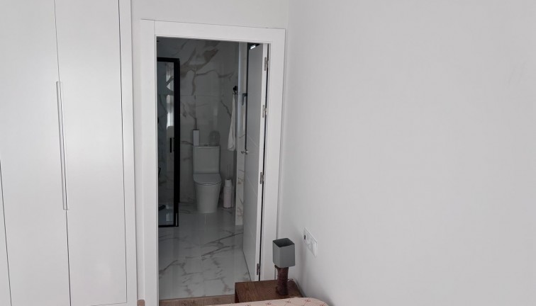 Jälleenmyynti - Paritalo/Rivitalo - Los Montesinos - La Herrada