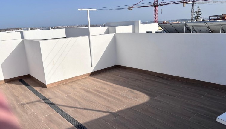 Jälleenmyynti - Paritalo/Rivitalo - Los Montesinos - La Herrada