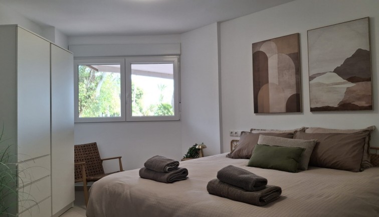 Återförsäljning - Lägenhet - Torrevieja - Playa Acequion