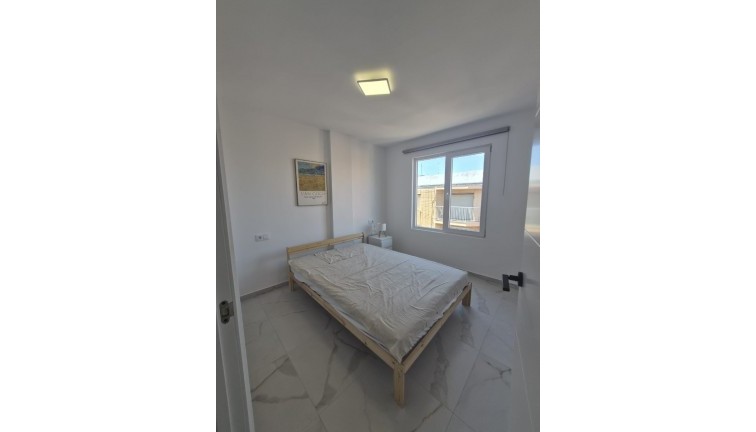 Jälleenmyynti - Asunto - Ylimmän kerroksen asunto - Torrevieja - Acequion