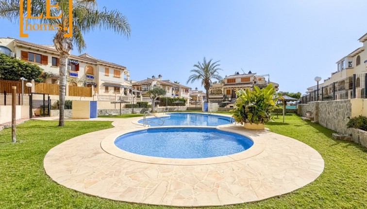 Resale - Apartment - Torrevieja - LA MATA