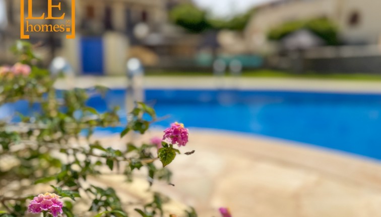 Resale - Apartment - Torrevieja - LA MATA