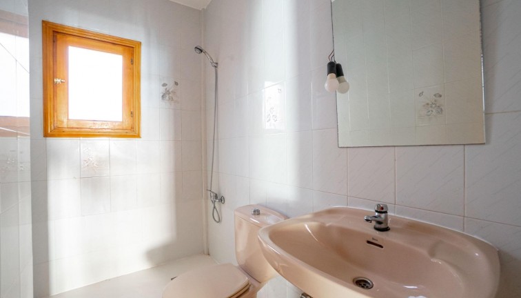 Resale - Apartment - Ground Floor Apartment - Torrevieja - El chaparral