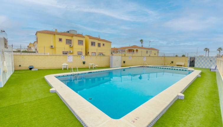 Resale - Apartment - Ground Floor Apartment - Torrevieja - El chaparral