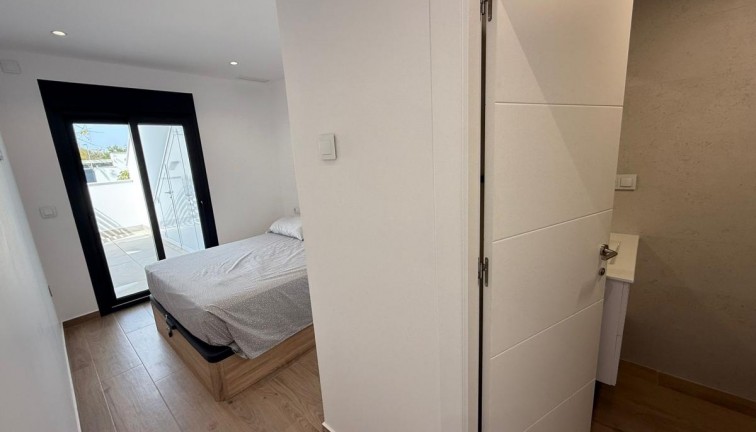 Reventa - Apartamento / piso - Pilar de la Horadada