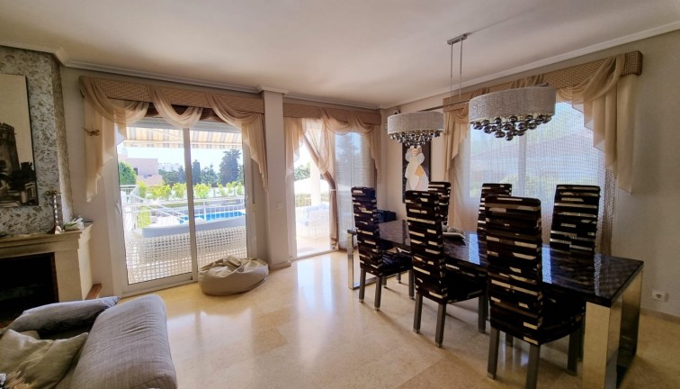 Jälleenmyynti - Erillistalo - Torrevieja - LA MATA