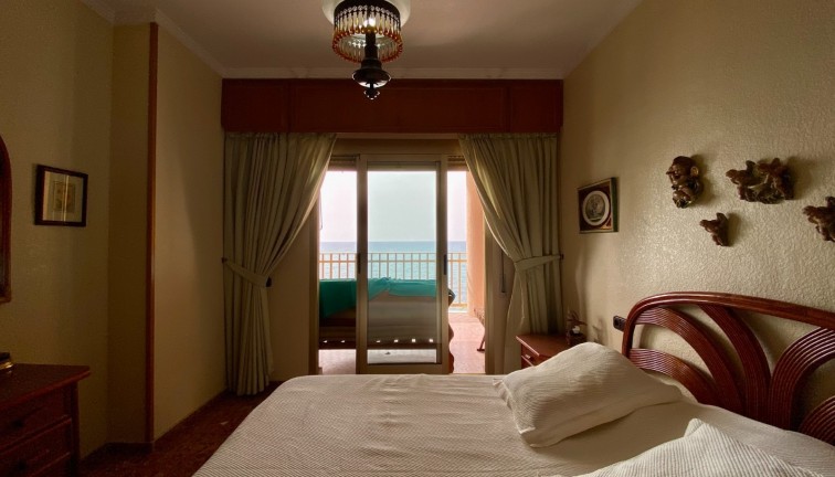 Återförsäljning - Lägenhet - Torrevieja - Playa del Cura
