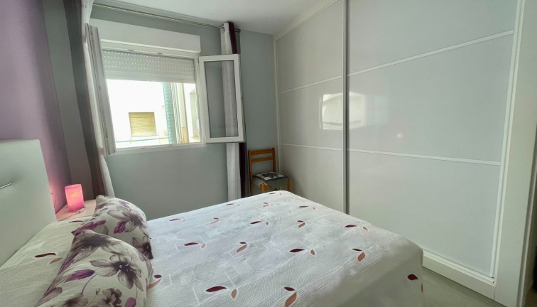 Återförsäljning - Lägenhet - Torrevieja - Playa del Cura