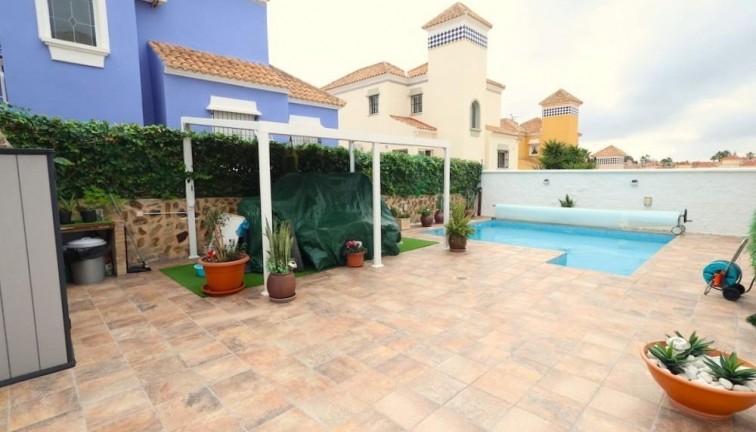 Jälleenmyynti - Erillistalo - San Miguel de Salinas - Villamartín